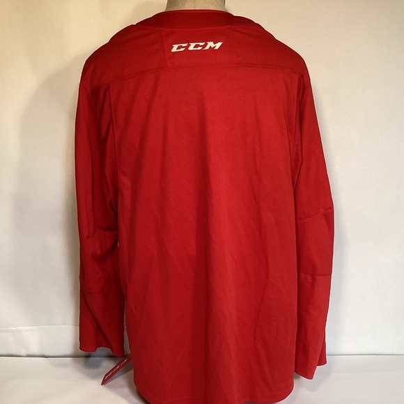NWT CCM practice hockey jersey men’s size large Red with White - Picture 5 of 16